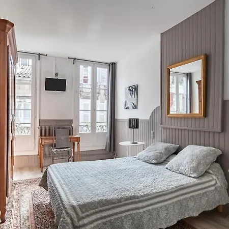 Des Arceaux Hotel 2*