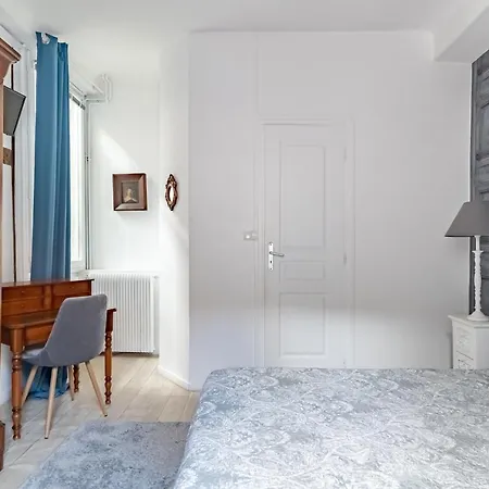 戴斯阿尔克奥司酒店 2* 巴约讷