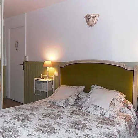 Des Arceaux Hotel