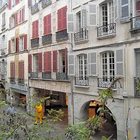 Des Arceaux Hotel 2*