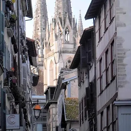 Des Arceaux Bayonne
