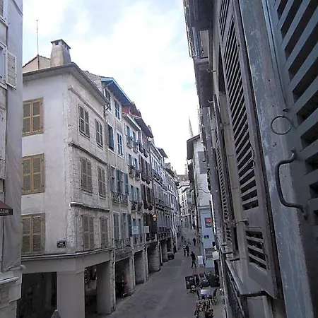 Hotel Des Arceaux 2*
