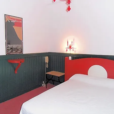 Hotel Des Arceaux 2*