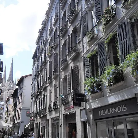 戴斯阿尔克奥司酒店 2* 巴约讷