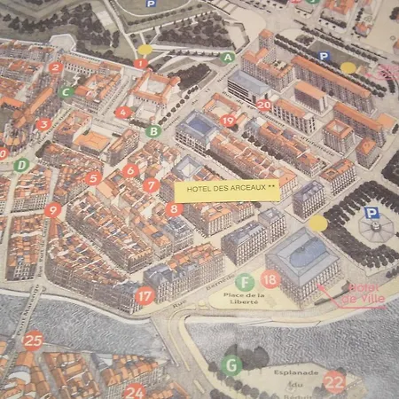 戴斯阿尔克奥司酒店 巴约讷