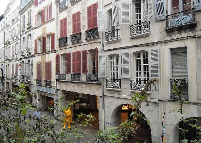 Des Arceaux 2* Bayona