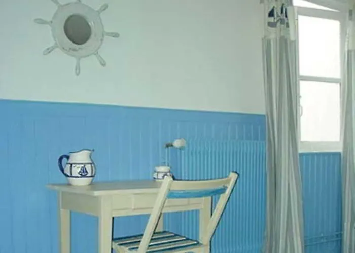 Hotel Des Arceaux 2*